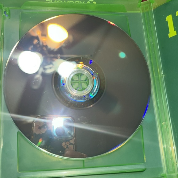 #177-(XBOX ONE)Fallout 76 Tricentennial Edition disc no scratches,photos w/flash - Picture 2 of 6